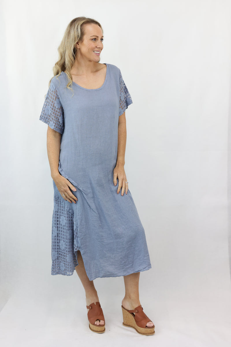 VERSITY Linen dress