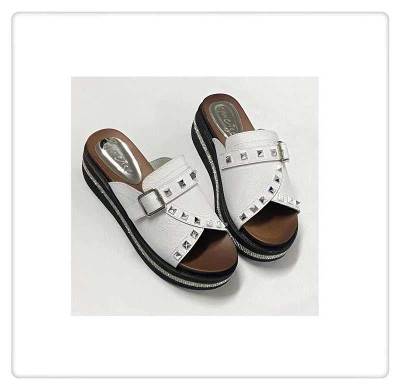 SI Leather slides